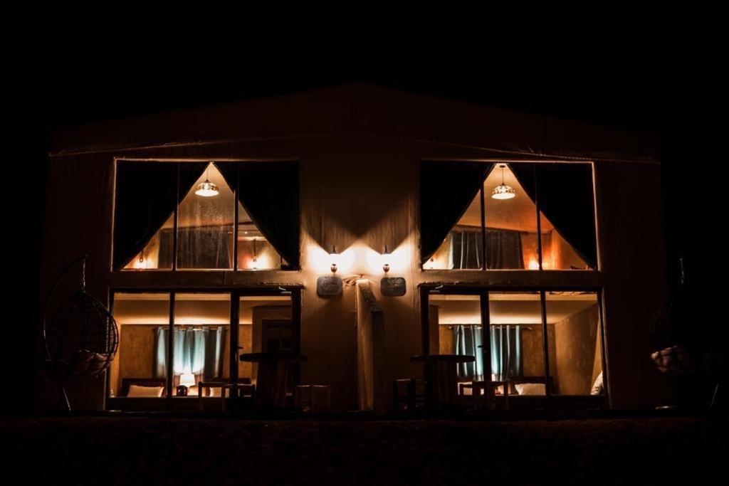Zeina Desert Lodge Вади Рум Екстериор снимка